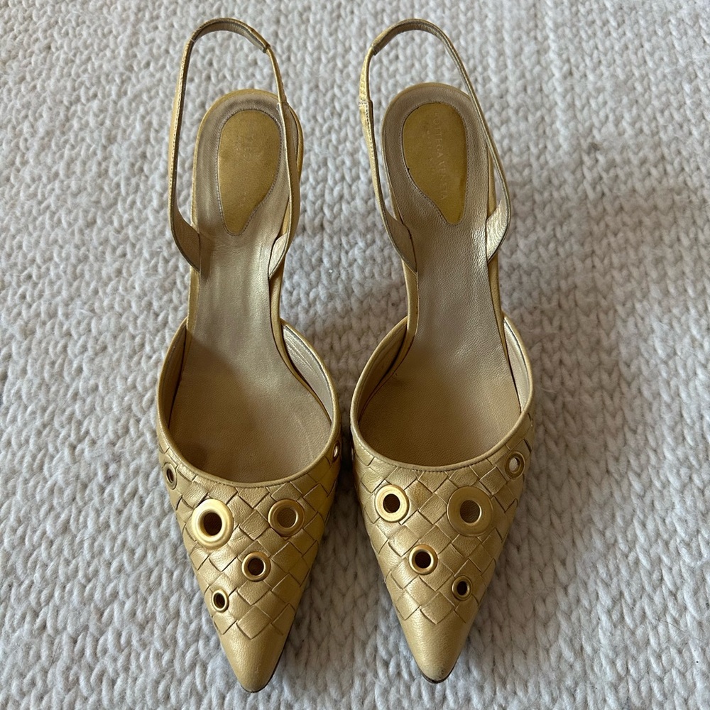 Vintage Bottega Veneta intrecciato Slingback Leather Kitten Heels Gold/Yellow 36